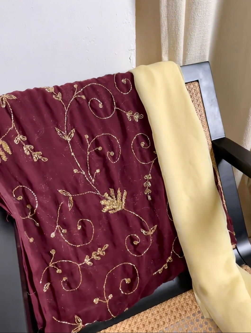 Burgundy Guntiino