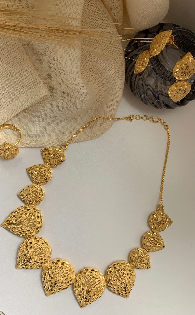 Oval necklace set